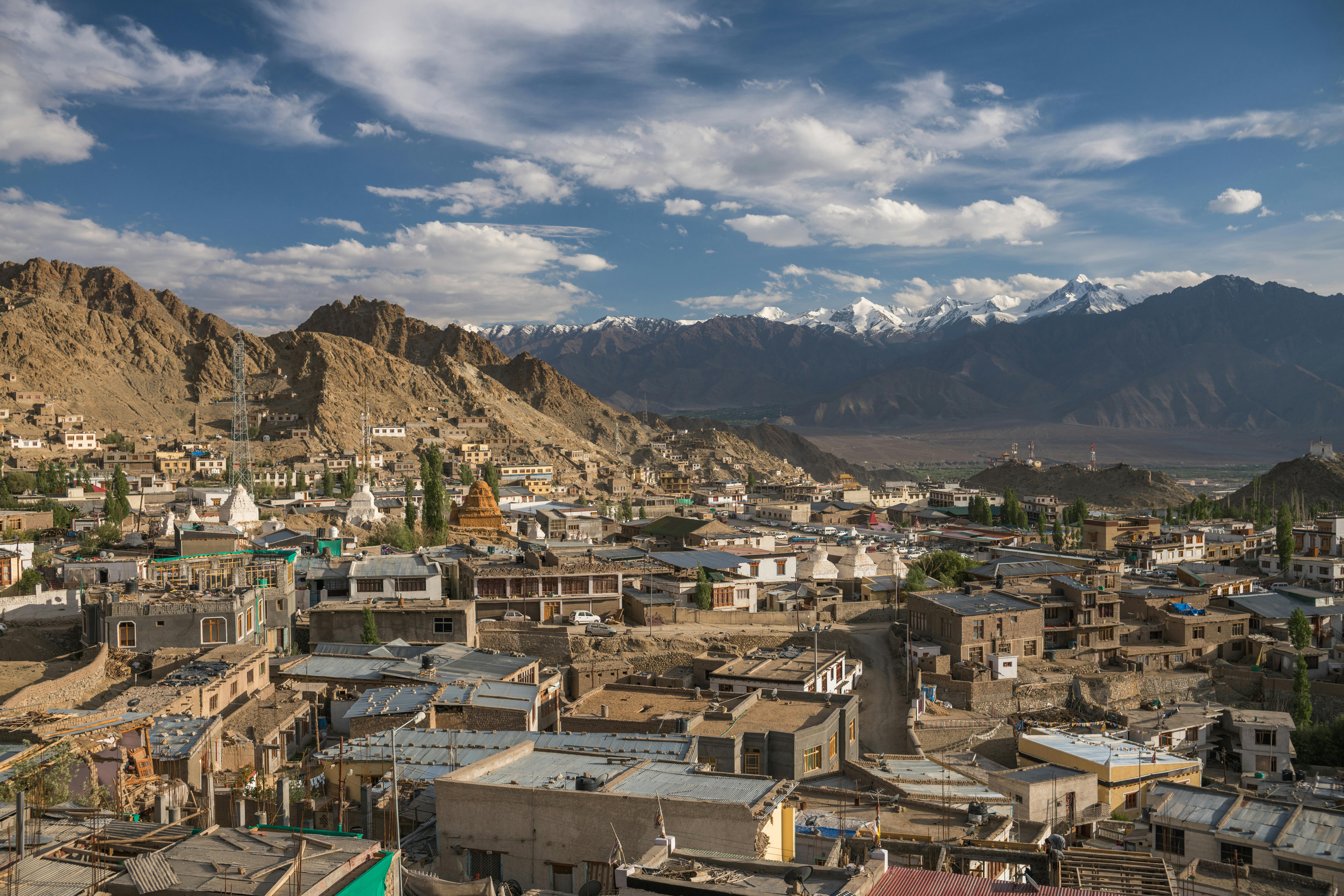 Besisahar to Manang jeep – 4WD SUV Rental Service -– Professional Car, Jeep, Hiace, Coaster Bus, Tourist Bus and Luxury Transportation Services Manang valley-Besisahar to Manang jeep