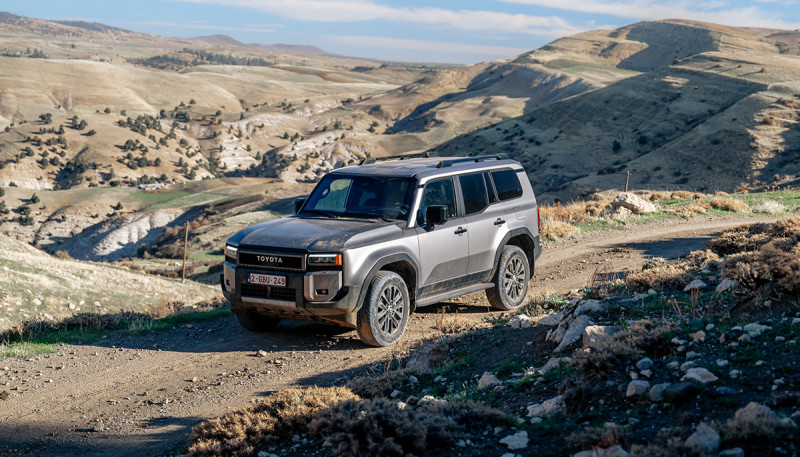 Toyota Land Cruiser 4WD Hire in Nepal| Land Cruiser, Prado & Fortuner Rental