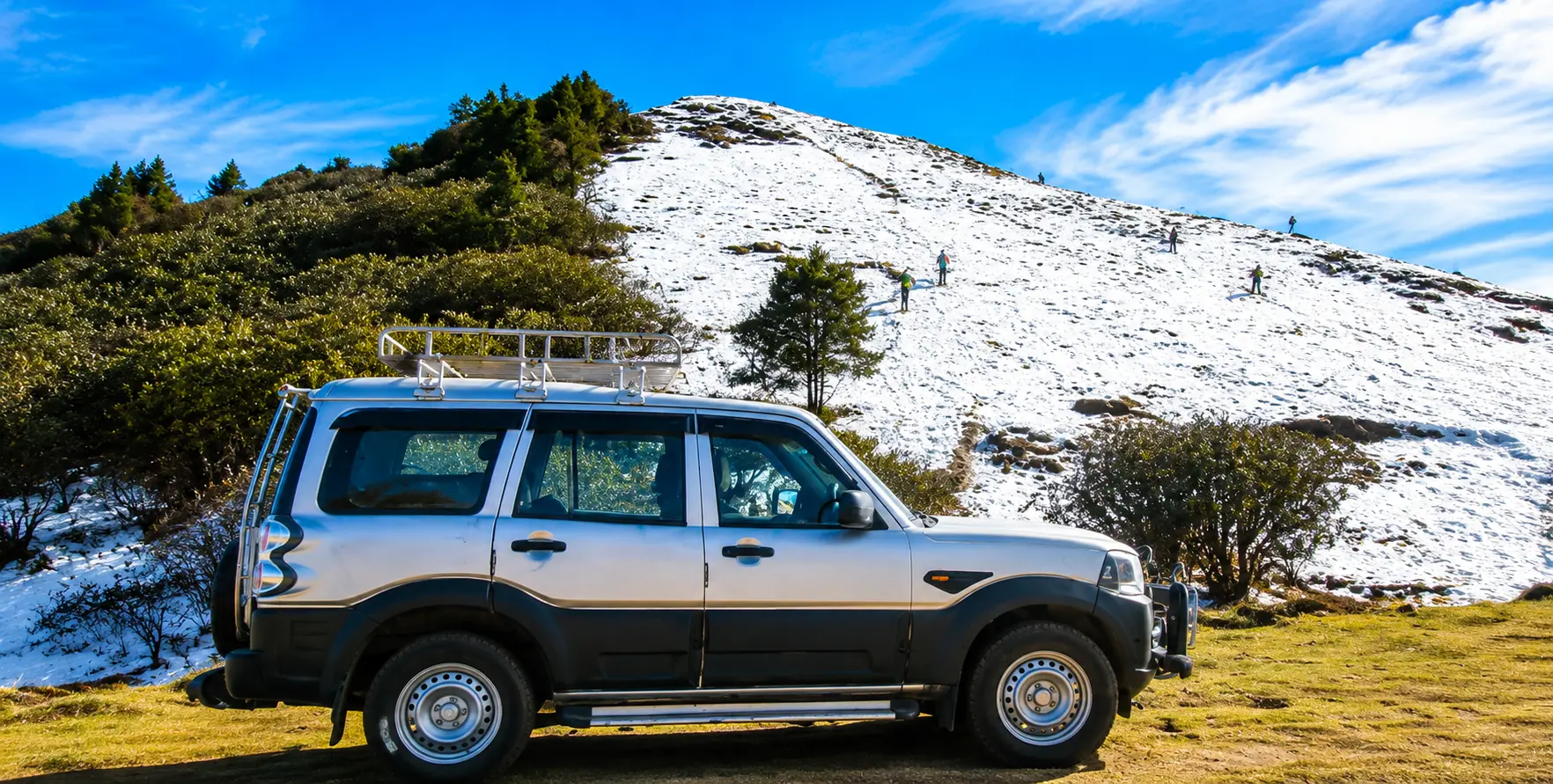 Private 4WD jeep traveling from Kathmandu to Salleri and Phaplu on the scenic mountain road to the Everest region