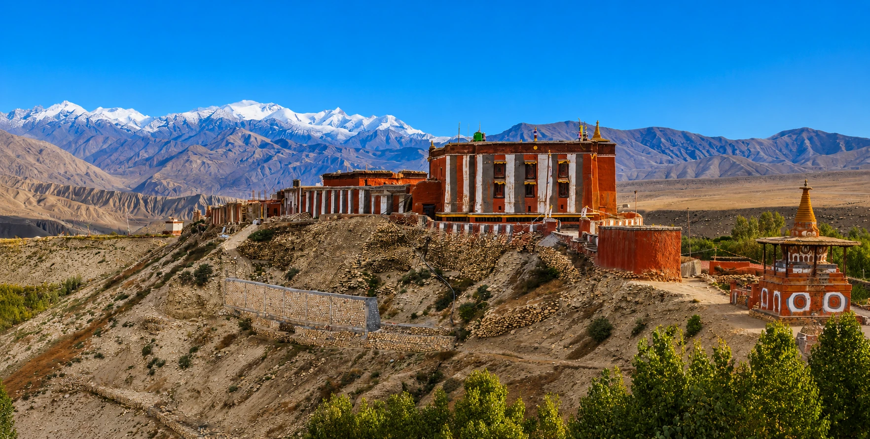 Places to Visit in Mustang Nepal: Upper & Lower Mustang Budget Travel Guide Explore the best places to visit in Mustang Nepal with this Upper and Lower Mustang budget travel guide, featuring Lo Manthang, Muktinath, Jomsom, Kagbeni, scenic valleys, cultural sites, and affordable travel tips.