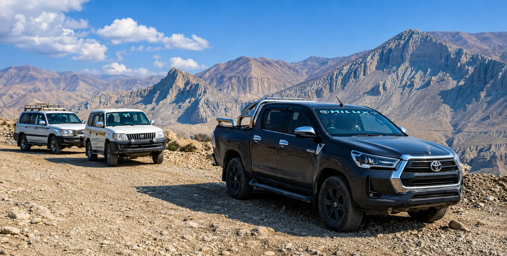 luxury vehicles for trekking in Nepal luxury vehicles for trekking in Nepal-Luxury 4WD vehicle transporting trekkers through the Himalayan mountain roads in Nepal.