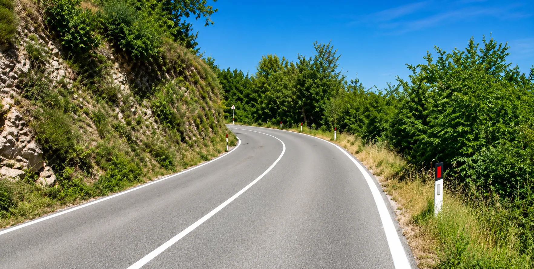 Book Sunauli to Pokhara Private Vehicle Hire with a private car, 4WD jeep, Scorpio SUV, or Hiace van for a safe, comfortable, and reliable journey from the Nepal-India border to Pokhara.