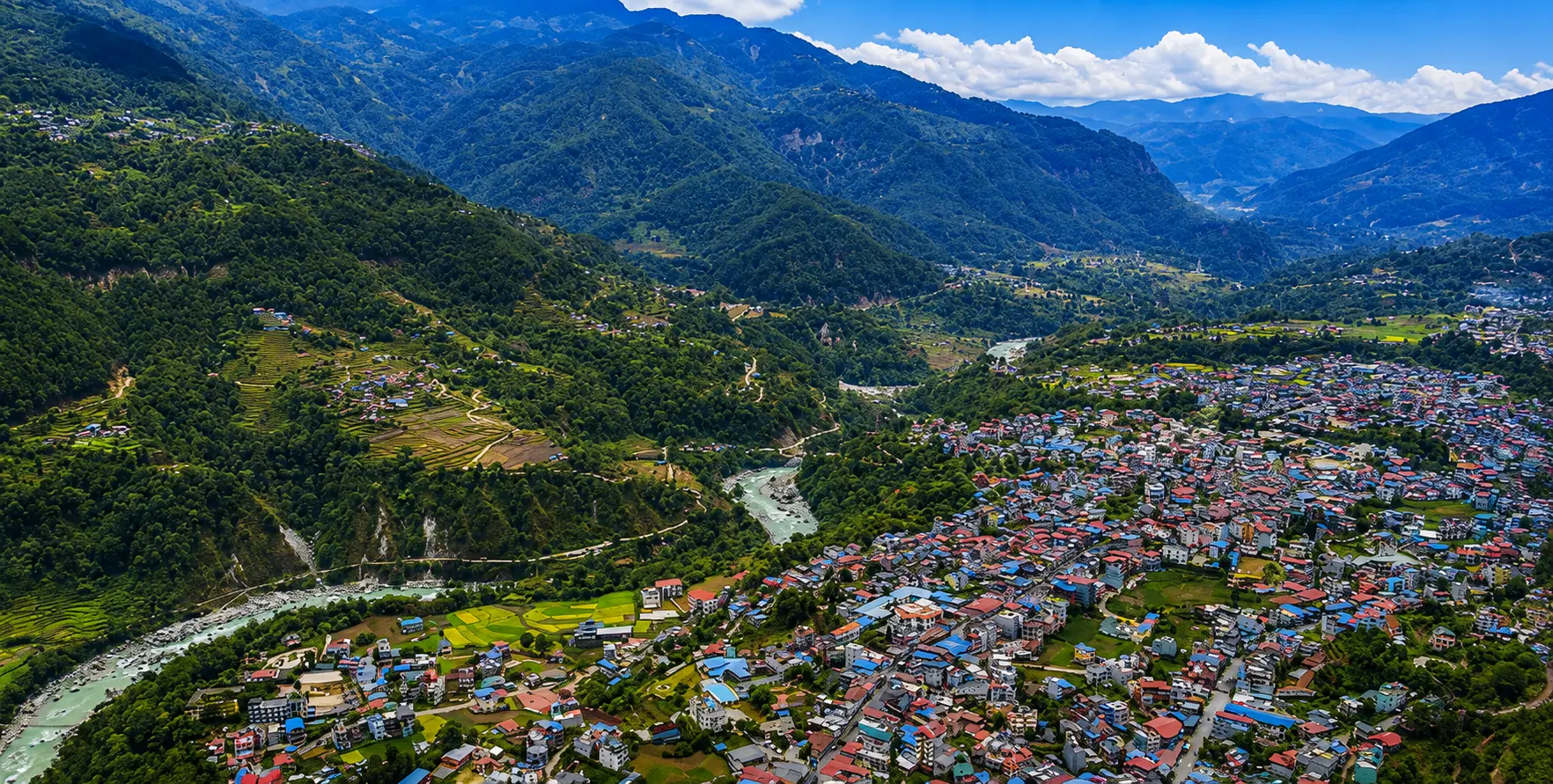 Book the best Besisahar vehicle hire with private cars, 4WD jeeps, Scorpio SUVs, Hiace vans, and buses. Enjoy reliable pickup and drop services for the Annapurna Circuit Trek, Dharapani, Chame, and nearby destinations.