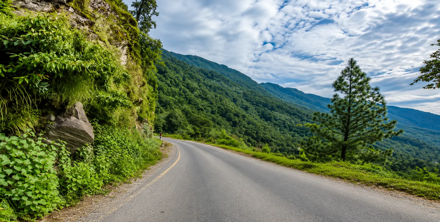 Explore the Kathmandu to Syabrubesi Road Overview with updated road conditions, travel distance, journey time, and the best private 4WD jeep and vehicle hire options for the Langtang Valley Trek.